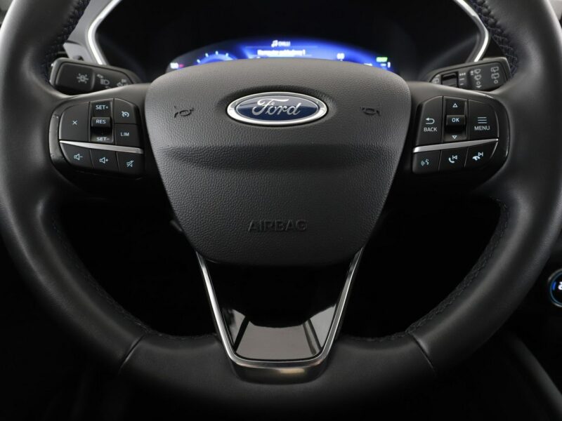 Ford Kuga 4x4 automat full LED navi klima auto kamera i czujniki parkowania III (2019-)
