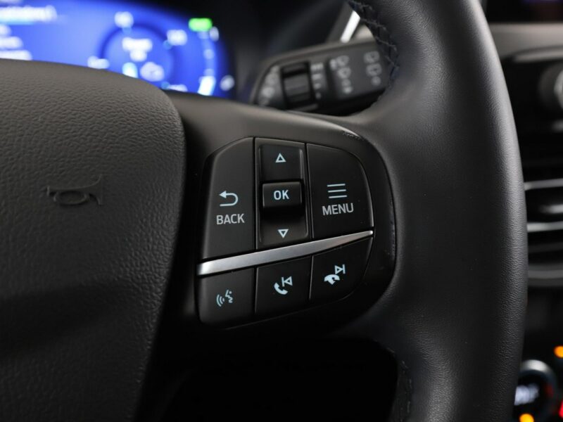 Ford Kuga 4x4 automat full LED navi klima auto kamera i czujniki parkowania III (2019-)
