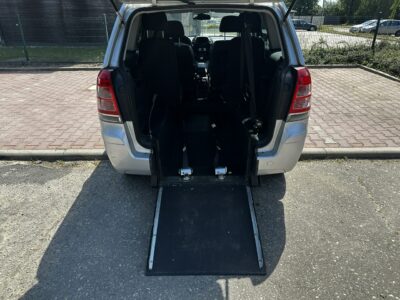 Opel Zafira Opel Zafira do przewozu osób Niepełnosprawnych inwalida rampa B (2005-2011)