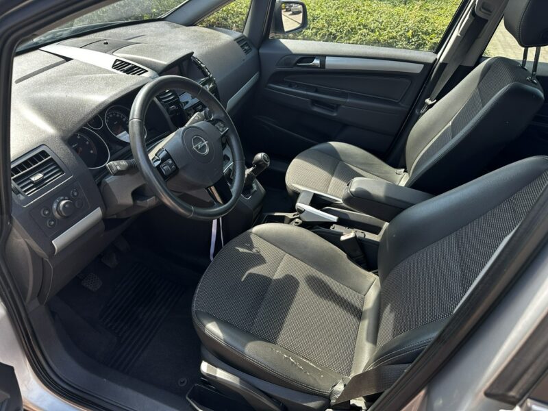 Opel Zafira Opel Zafira do przewozu osób Niepełnosprawnych inwalida rampa B (2005-2011)