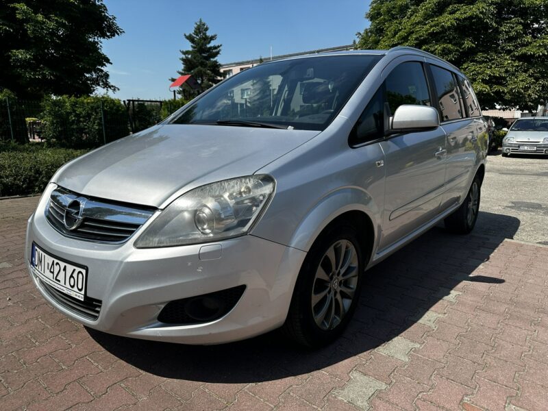 Opel Zafira Opel Zafira do przewozu osób Niepełnosprawnych inwalida rampa B (2005-2011)