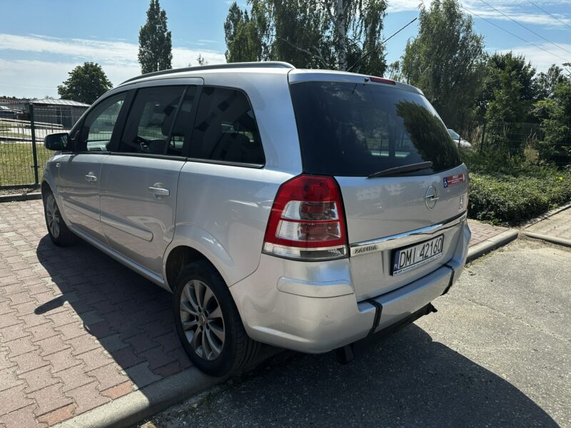 Opel Zafira Opel Zafira do przewozu osób Niepełnosprawnych inwalida rampa B (2005-2011)
