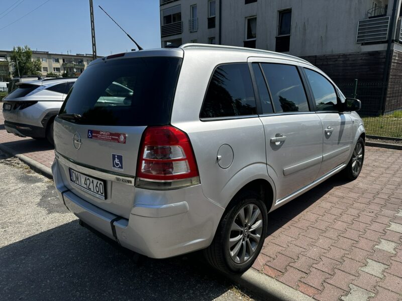 Opel Zafira Opel Zafira do przewozu osób Niepełnosprawnych inwalida rampa B (2005-2011)