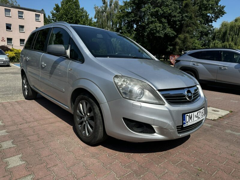 Opel Zafira Opel Zafira do przewozu osób Niepełnosprawnych inwalida rampa B (2005-2011)
