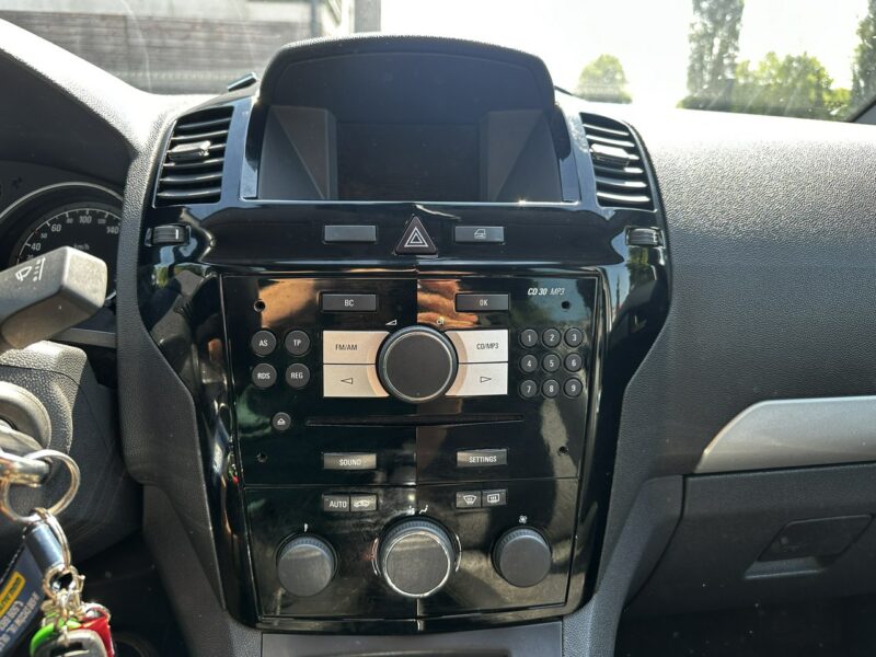 Opel Zafira Opel Zafira do przewozu osób Niepełnosprawnych inwalida rampa B (2005-2011)