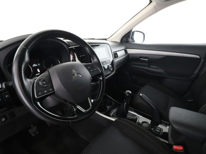 Mitsubishi Outlander kamera grzane fotele tempomat klima-auto III (2012-)