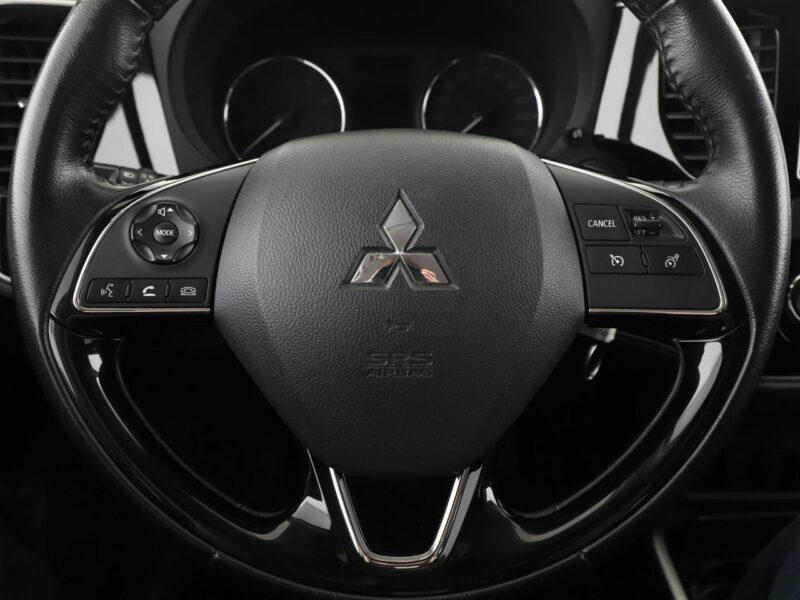 Mitsubishi Outlander kamera grzane fotele tempomat klima-auto III (2012-)