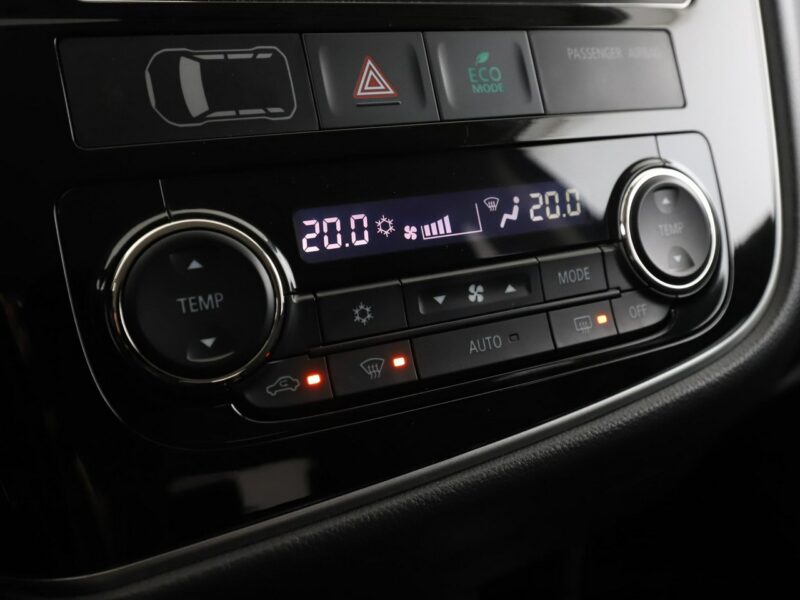 Mitsubishi Outlander kamera grzane fotele tempomat klima-auto III (2012-)