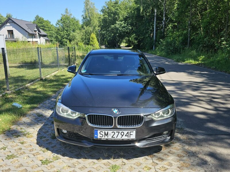 BMW 330 BMW 330D xDrive ładny stan 4x4 sedan F30 (2012-)