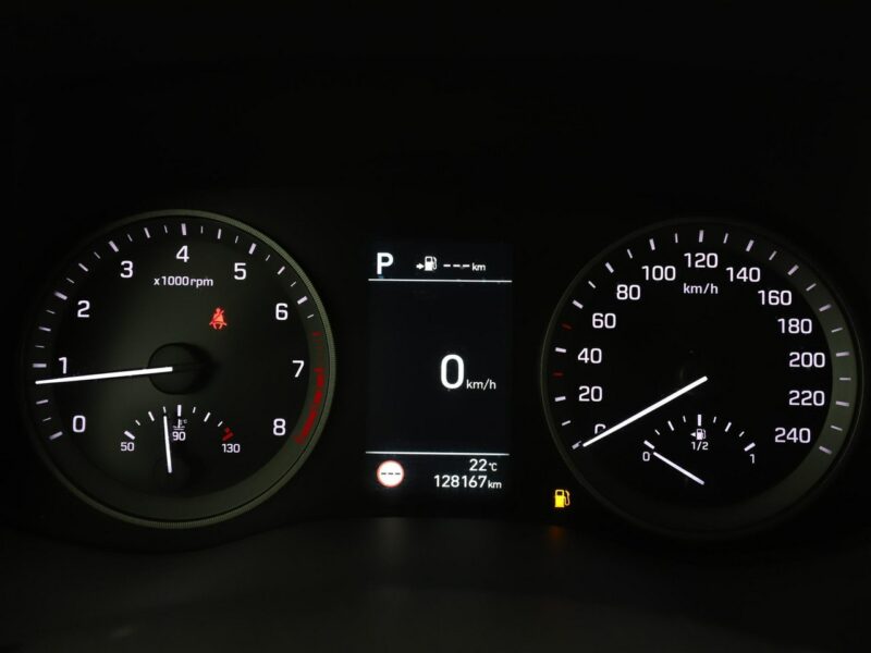 Hyundai Tucson Style 177KM automat 4x4 panorama navi kamera grzane fotele+kier. hak L III (2015-2020)