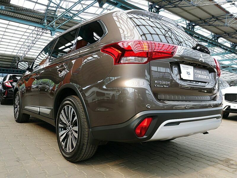 Mitsubishi Outlander 4x4 Automat Instyle LED+ACC+NAVI Gwarancja Iwł Kraj Bezwyp ASO FV23% III (2012-)