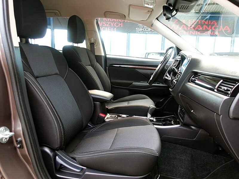 Mitsubishi Outlander 4x4 Automat Instyle LED+ACC+NAVI Gwarancja Iwł Kraj Bezwyp ASO FV23% III (2012-)