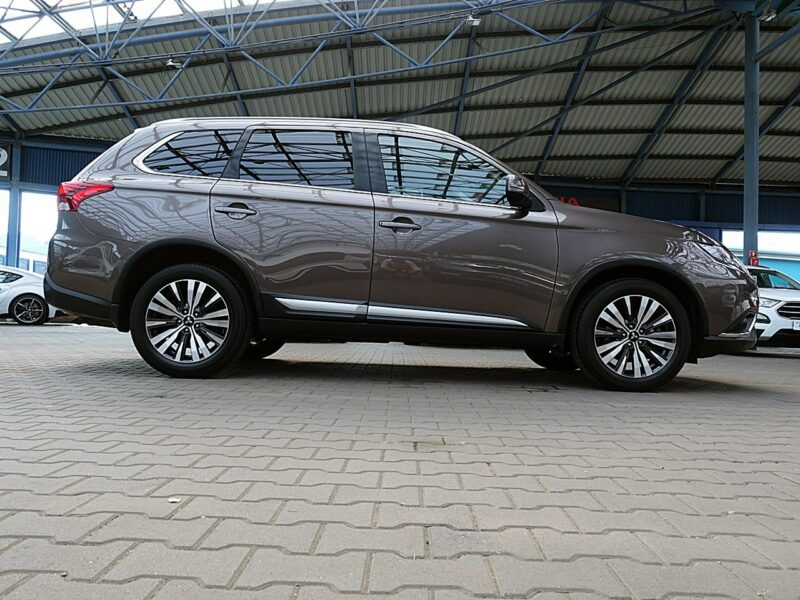 Mitsubishi Outlander 4x4 Automat Instyle LED+ACC+NAVI Gwarancja Iwł Kraj Bezwyp ASO FV23% III (2012-)