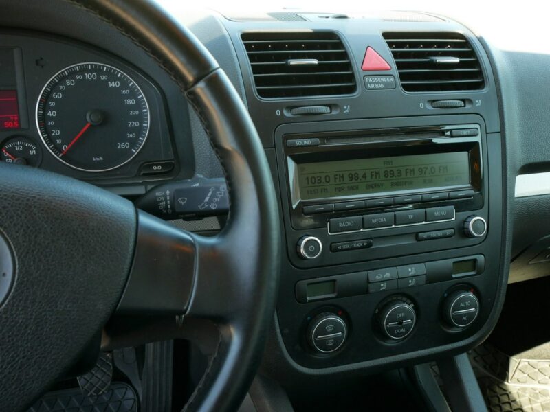 Volkswagen Golf 1.6i 102KM Kombi Comfortline -2xKlimatr -Zobacz V (2003-2008)