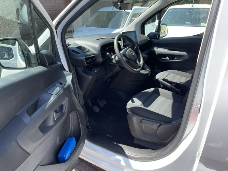Opel Combo Opel Combo Life Niepełnosprawnych inwalida Rampa 32105 km Model 2022 E (2018-)