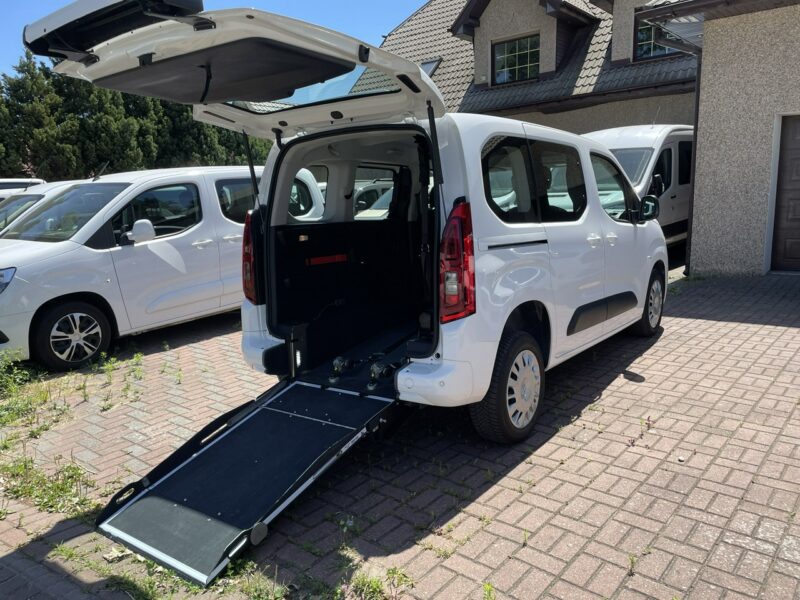 Opel Combo Opel Combo Life Niepełnosprawnych inwalida Rampa 32105 km Model 2022 E (2018-)