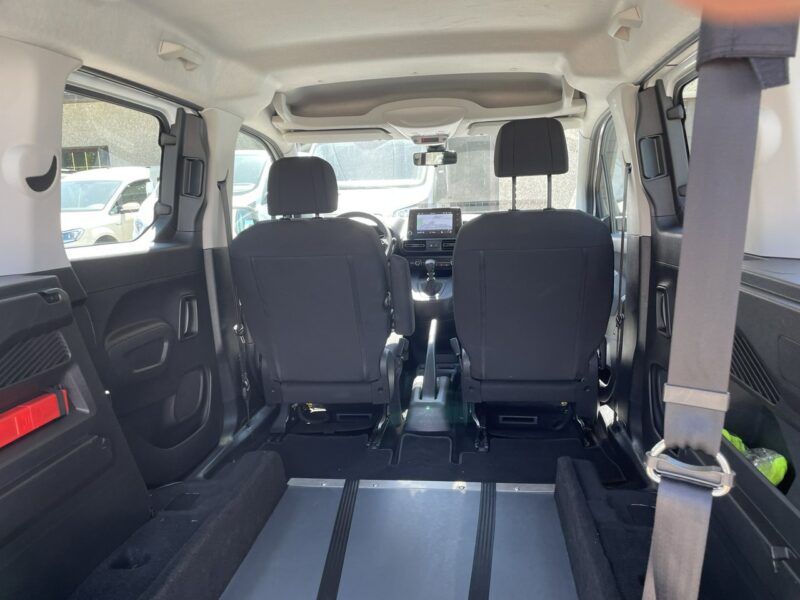 Opel Combo Opel Combo Life Niepełnosprawnych inwalida Rampa 32105 km Model 2022 E (2018-)