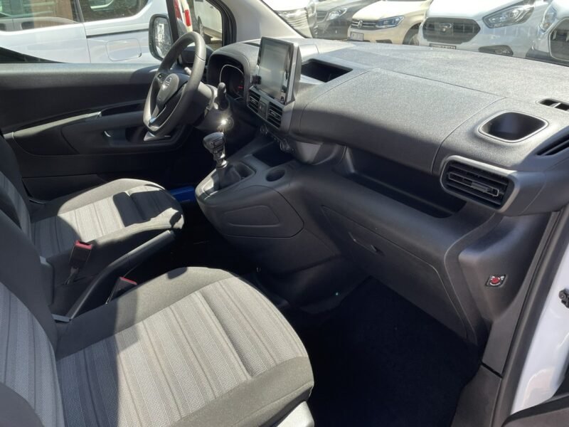 Opel Combo Opel Combo Life Niepełnosprawnych inwalida Rampa 32105 km Model 2022 E (2018-)