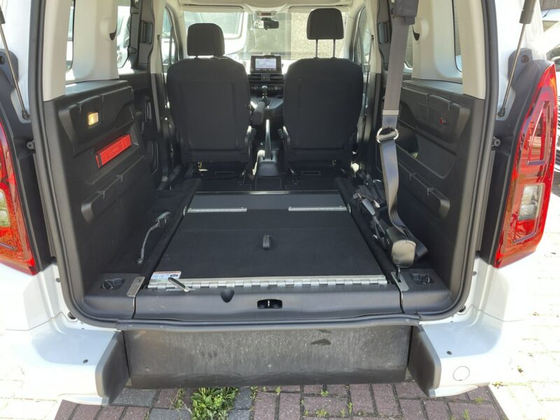 Opel Combo Opel Combo Life Niepełnosprawnych inwalida Rampa 32105 km Model 2022 E (2018-)