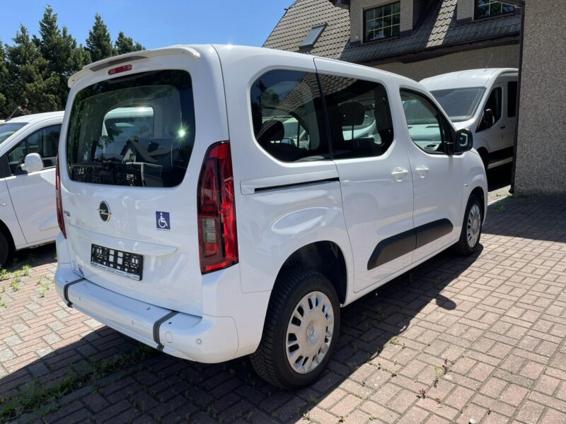 Opel Combo Opel Combo Life Niepełnosprawnych inwalida Rampa 32105 km Model 2022 E (2018-)