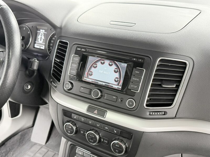 Seat Alhambra 2.0tdi170KM * dsg * 7osob * webasto * kamera * keyless * navi II (2010-)