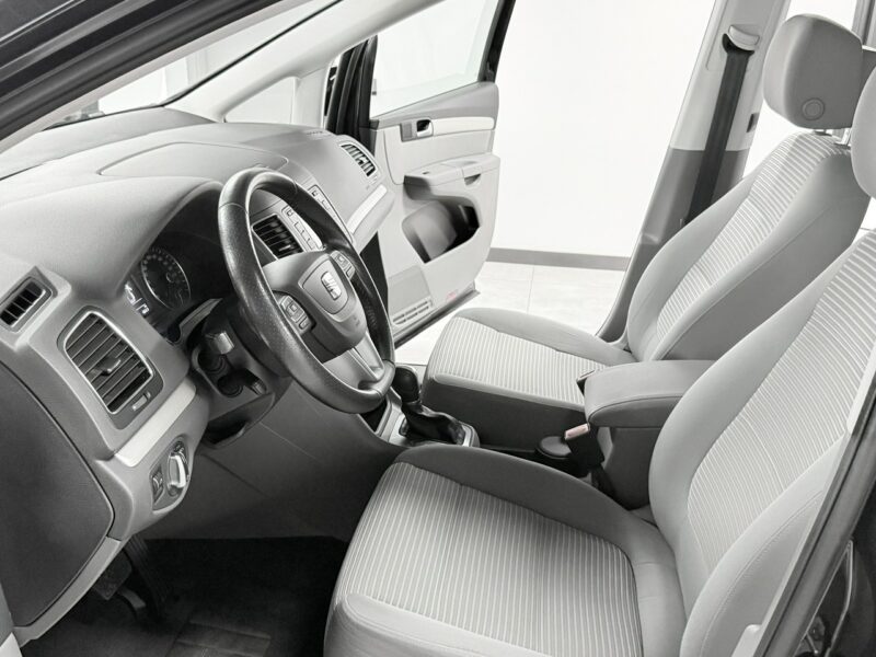 Seat Alhambra 2.0tdi170KM * dsg * 7osob * webasto * kamera * keyless * navi II (2010-)