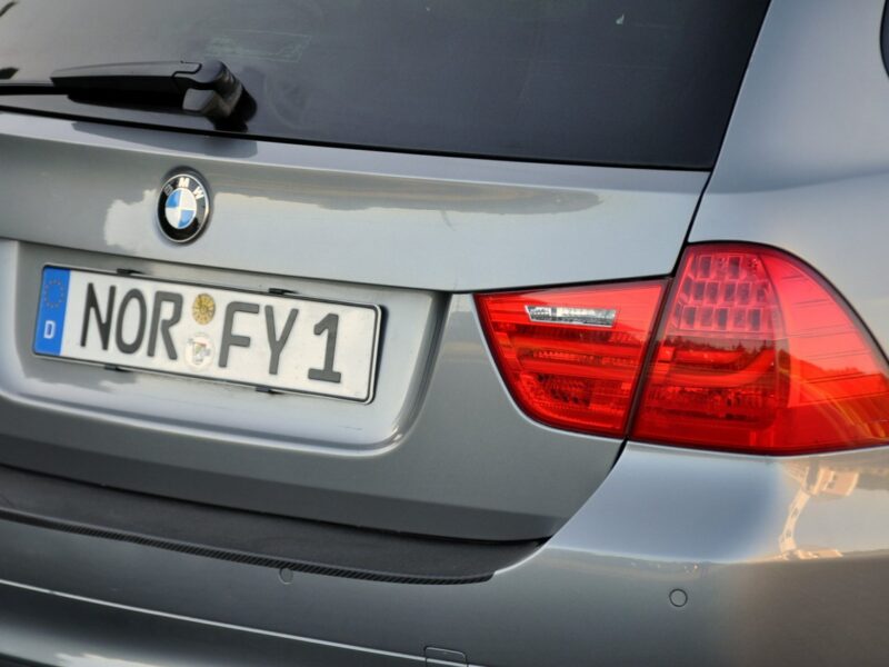 BMW 320 2.0d(143KM)*Lift*Xenon*Navi*Panorama*El.Fotele*Welur*2xPark.*Alu17"ASO E90E91E92E93(2005-2012)