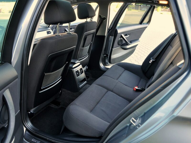 BMW 320 2.0d(143KM)*Lift*Xenon*Navi*Panorama*El.Fotele*Welur*2xPark.*Alu17"ASO E90E91E92E93(2005-2012)