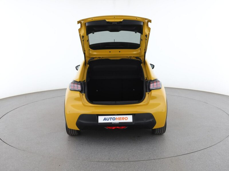Peugeot 208 full LED klima auto kamera i czujniki parkowania II (2019 -)