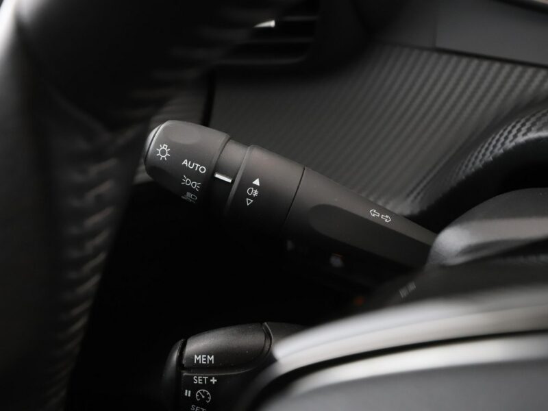 Peugeot 208 full LED klima auto kamera i czujniki parkowania II (2019 -)