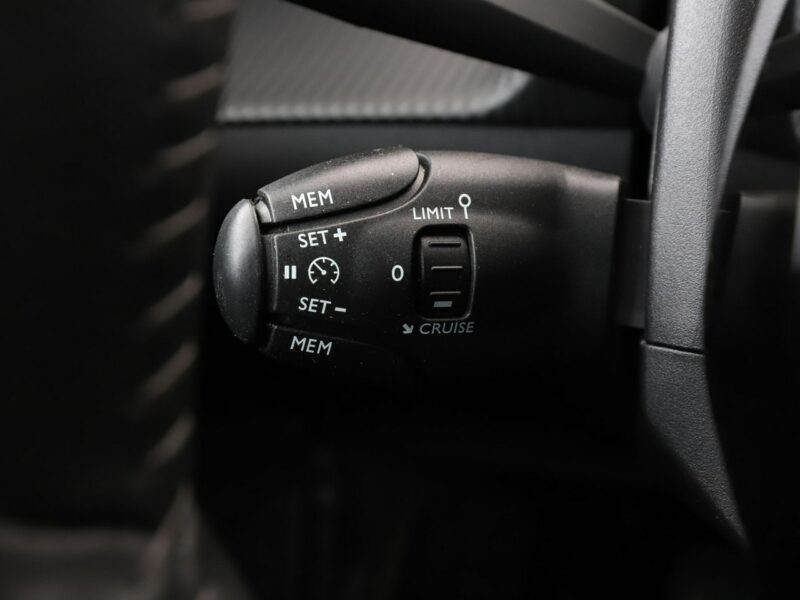 Peugeot 208 full LED klima auto kamera i czujniki parkowania II (2019 -)