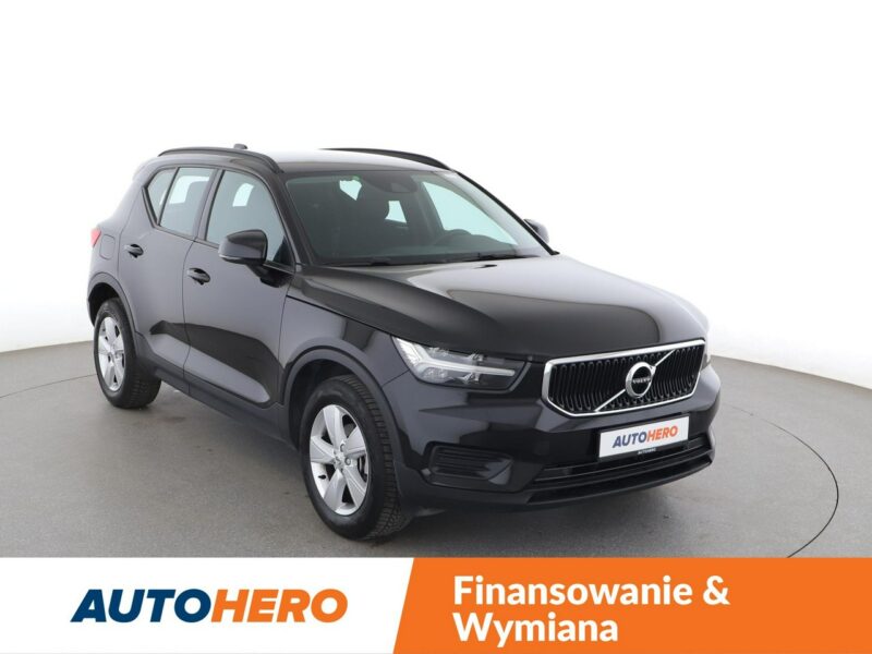 Volvo XC 40 1.5 Momentum Tempomat Klimatyzacja Asystenci Czujnik Deszczu Lampy LED