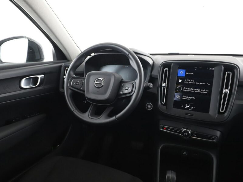 Volvo XC 40 1.5 Momentum Tempomat Klimatyzacja Asystenci Czujnik Deszczu Lampy LED