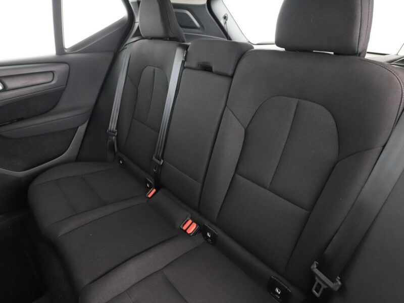 Volvo XC 40 1.5 Momentum Tempomat Klimatyzacja Asystenci Czujnik Deszczu Lampy LED