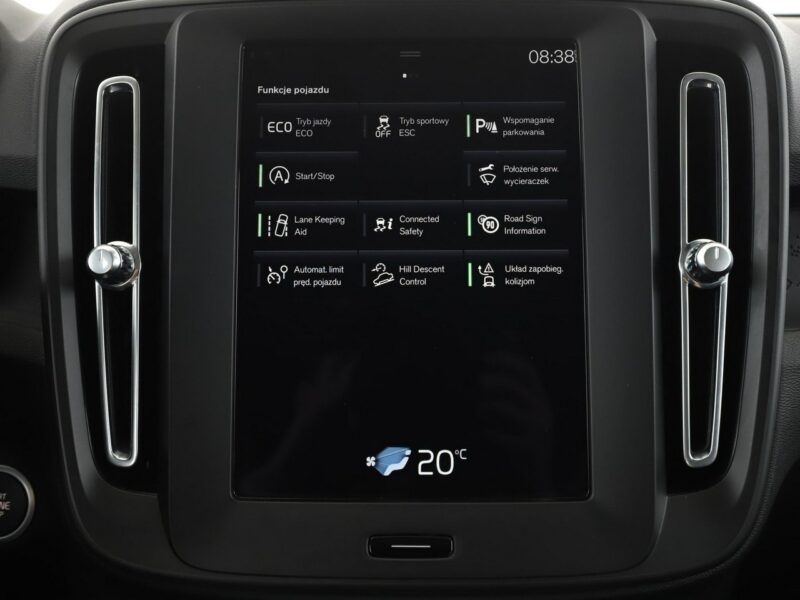 Volvo XC 40 1.5 Momentum Tempomat Klimatyzacja Asystenci Czujnik Deszczu Lampy LED