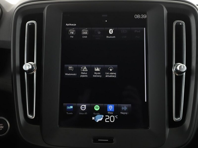 Volvo XC 40 1.5 Momentum Tempomat Klimatyzacja Asystenci Czujnik Deszczu Lampy LED