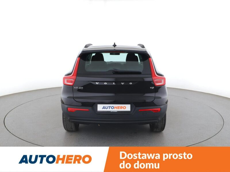 Volvo XC 40 1.5 Momentum Tempomat Klimatyzacja Asystenci Czujnik Deszczu Lampy LED