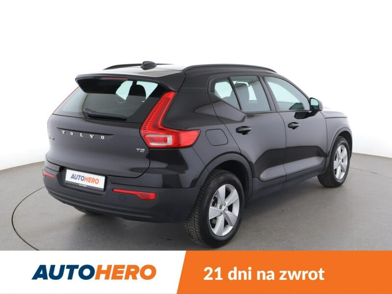 Volvo XC 40 1.5 Momentum Tempomat Klimatyzacja Asystenci Czujnik Deszczu Lampy LED