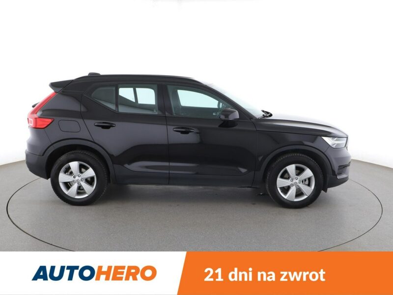Volvo XC 40 1.5 Momentum Tempomat Klimatyzacja Asystenci Czujnik Deszczu Lampy LED
