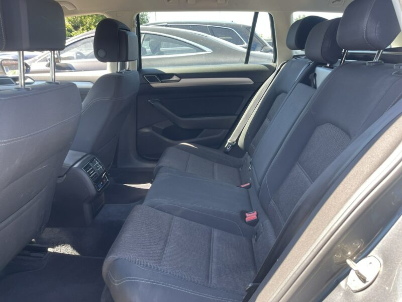 Volkswagen Passat Highline Automat Podgrzewanie Panorama 190KM B8 (2014-2023)