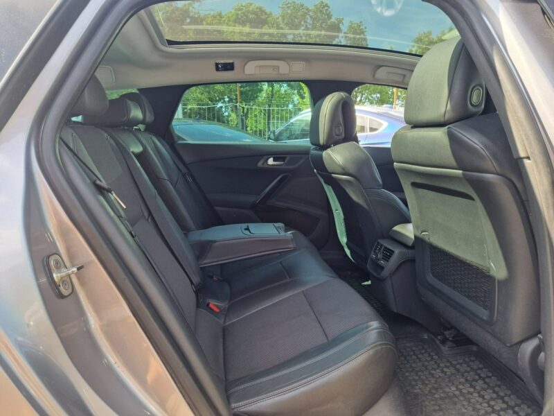 Peugeot 508 2.0 HDI 150 KM, Full LED, Panorama, Kamera, Bluetooth, Nawigacja, Hak I (2010-2018)