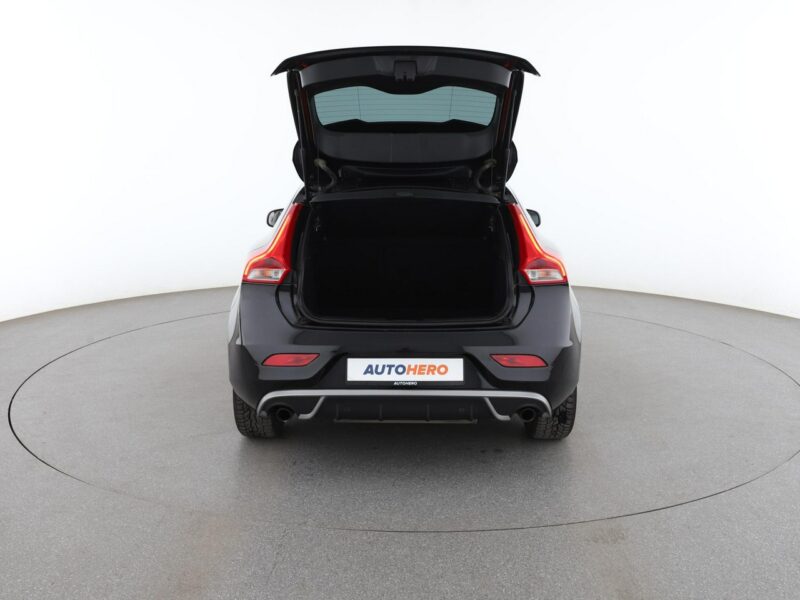 Volvo V40 navi bi-xenon klima auto grzane fotele czujniki parkowania II (2012-)