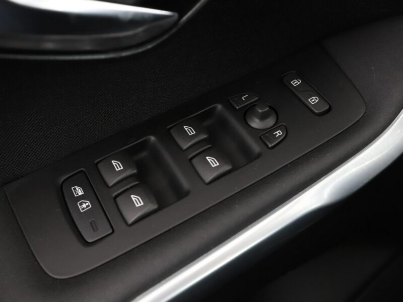Volvo V40 navi bi-xenon klima auto grzane fotele czujniki parkowania II (2012-)