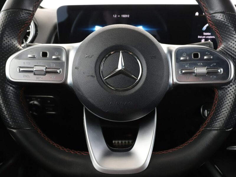 Mercedes GLB FV23% 7 os. full LED skóra/alcantara ambienta pakiet night kamery
