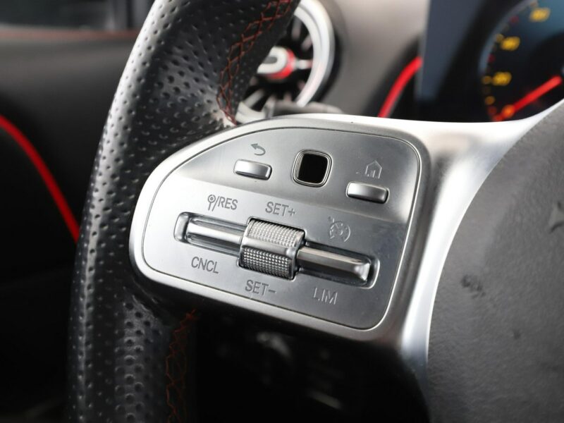 Mercedes GLB FV23% 7 os. full LED skóra/alcantara ambienta pakiet night kamery