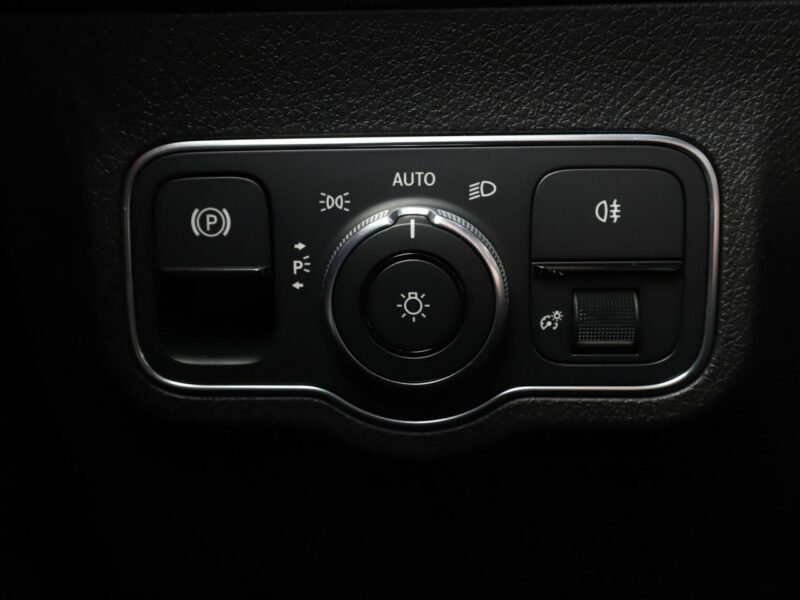 Mercedes GLB FV23% 7 os. full LED skóra/alcantara ambienta pakiet night kamery