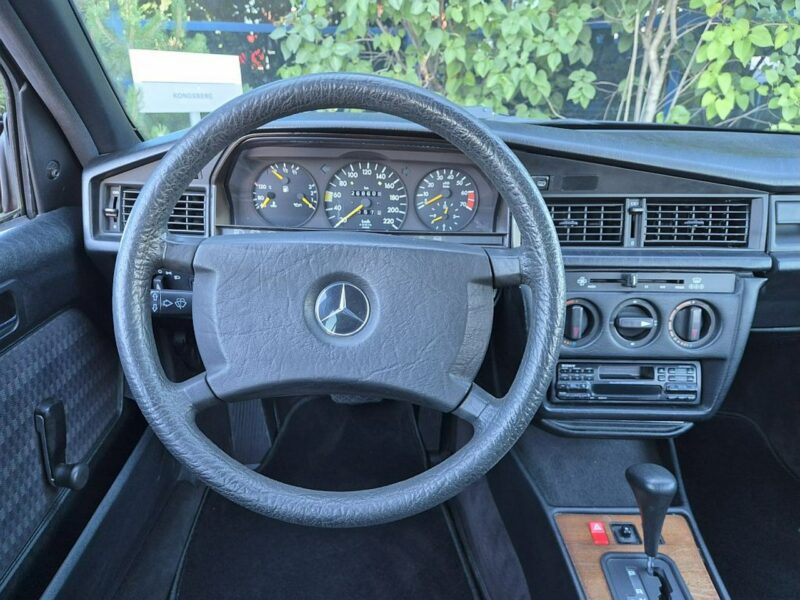 Mercedes W201 2.0 benz * z prywatnej kolekcji * import Niemcy * serwisowany * wawa