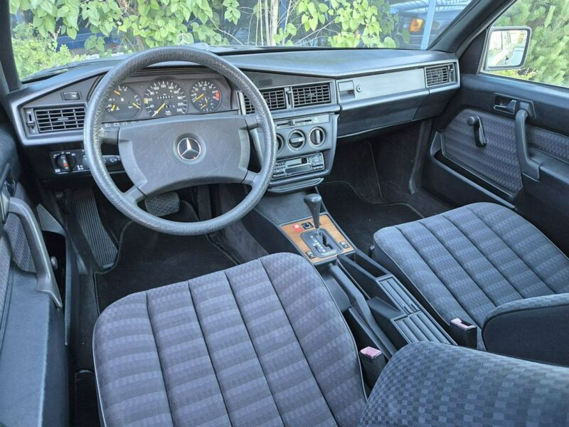 Mercedes W201 2.0 benz * z prywatnej kolekcji * import Niemcy * serwisowany * wawa