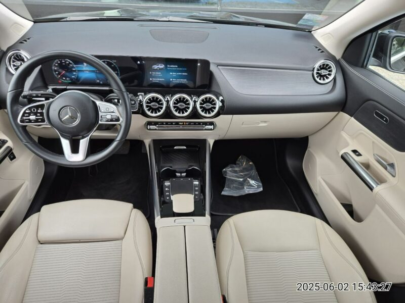 Mercedes EQA