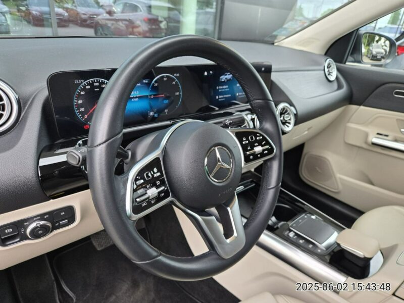 Mercedes EQA